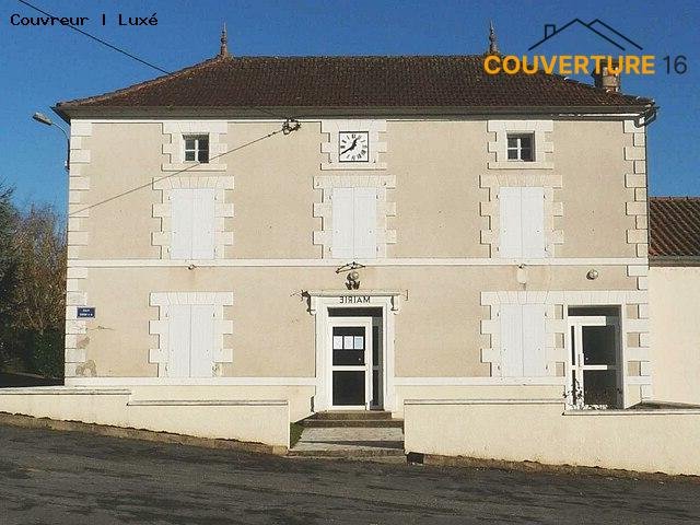 Couvreur  Luxé 16230